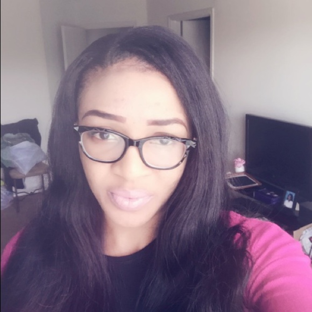 Meet your Posher, Flora